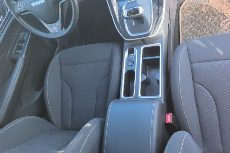 Used Haval M6 2023 PLUS 1.5T DCT Elite Smart Connectivity Model Interior 3