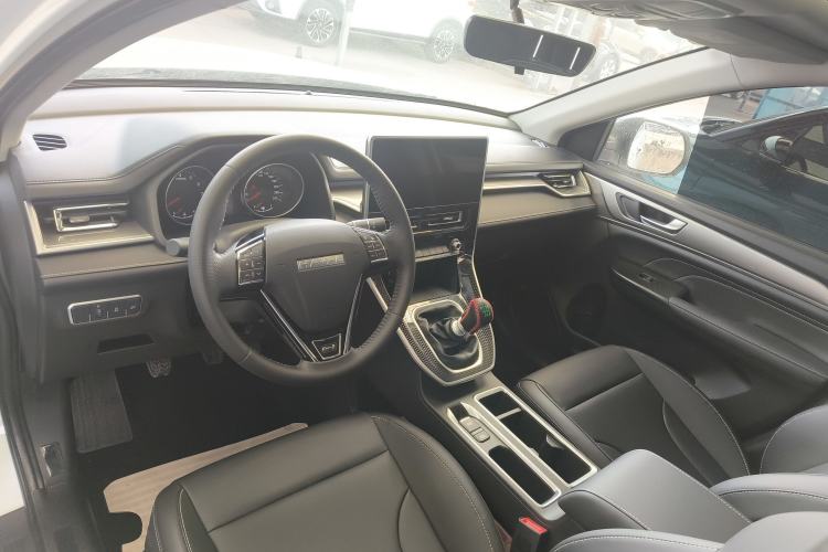 Used Haval M6 2023 PLUS 1.5T Manual Luxury Smart Connectivity Model Interior 3