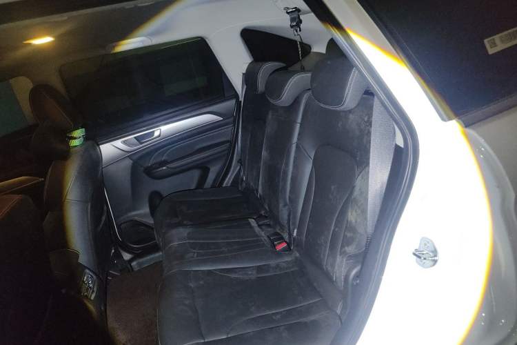 Used Haval M6 2023 PLUS 1.5T DCT Luxury Smart Connectivity Model Interior 4