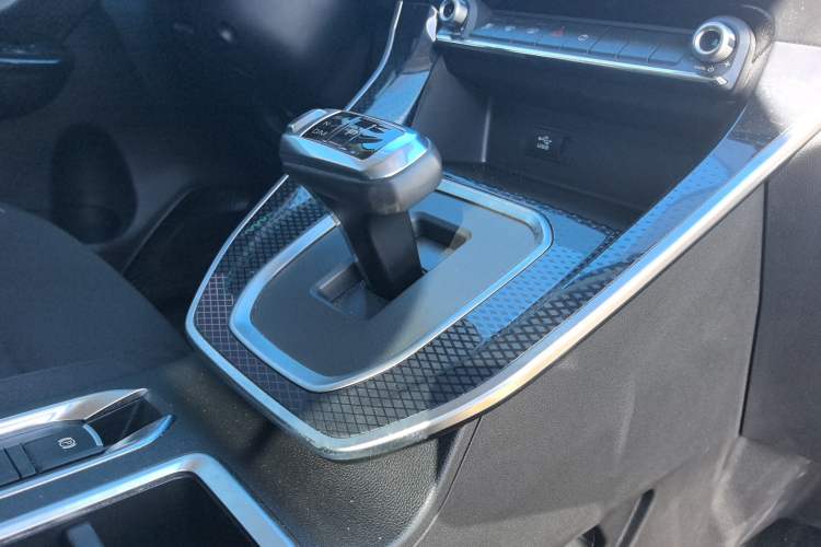 Used Haval M6 2023 PLUS 1.5T DCT Elite Smart Connectivity Model Interior 4