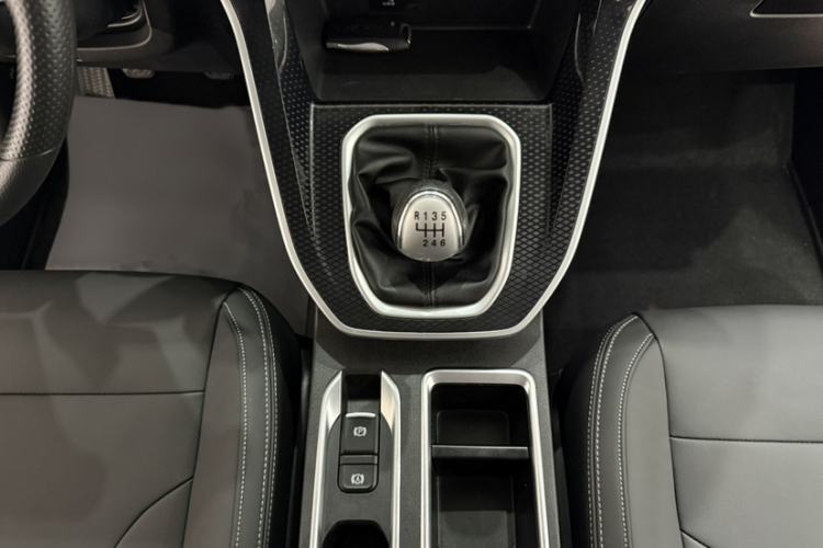Used Haval M6 2023 PLUS 1.5T Manual Elite Smart Connectivity Model Interior 4