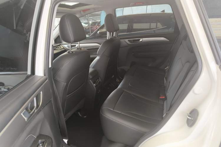 Used Haval M6 2023 PLUS 1.5T Manual Luxury Smart Connectivity Model Interior 4