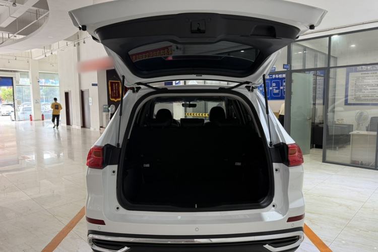 Used Haval M6 2023 PLUS 1.5T Manual Luxury Smart Connectivity Model Interior 7