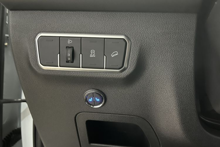 Used Haval M6 2023 PLUS 1.5T Manual Elite Smart Connectivity Model Interior 8