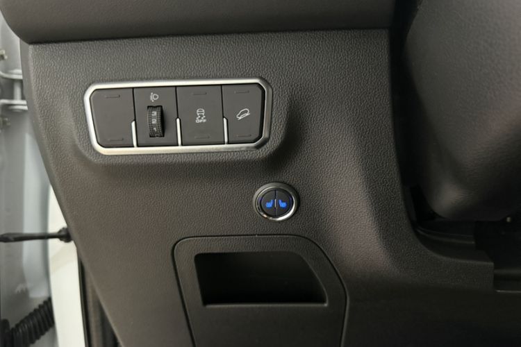 Used Haval M6 2023 PLUS 1.5T Manual Elite Smart Connectivity Model Interior 9