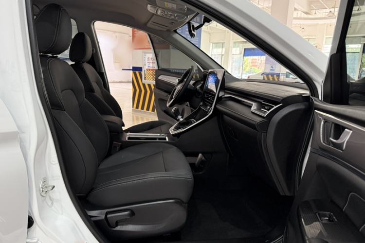 Used Haval M6 2023 PLUS 1.5T Manual Elite Smart Connectivity Model Interior 9