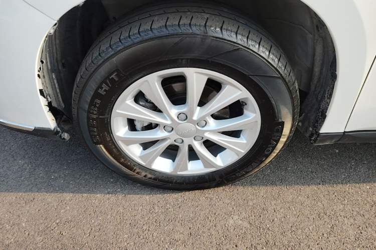 Used Haval M6 2023 PLUS 1.5T DCT Luxury Smart Connectivity Model Left Front Wheel Hub