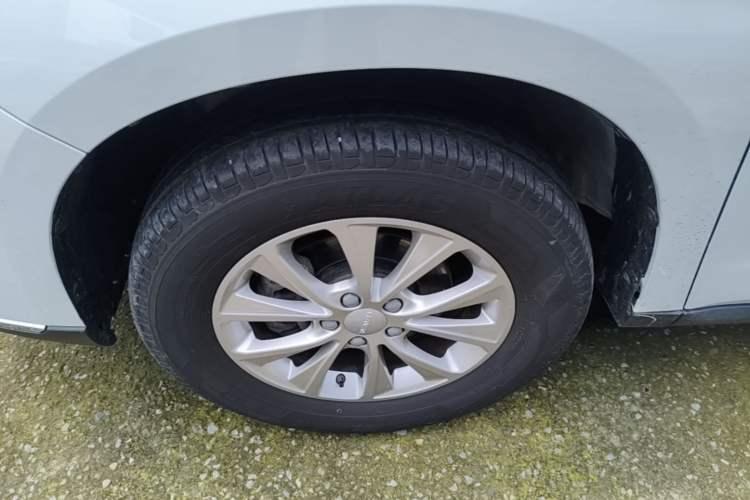 Used Haval M6 2023 PLUS 1.5T Manual Luxury Smart Connectivity Model Left Front Wheel Hub