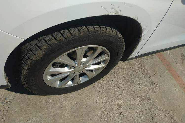 Used Haval M6 2023 PLUS 1.5T DCT Luxury Smart Connectivity Model Left Front Wheel Hub