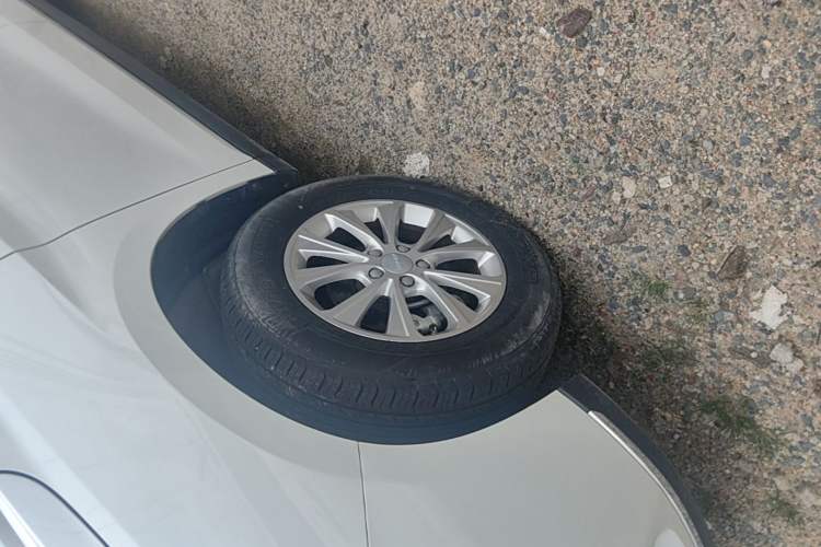 Used Haval M6 2023 PLUS 1.5T DCT Luxury Smart Connectivity Model Left Front Wheel Hub