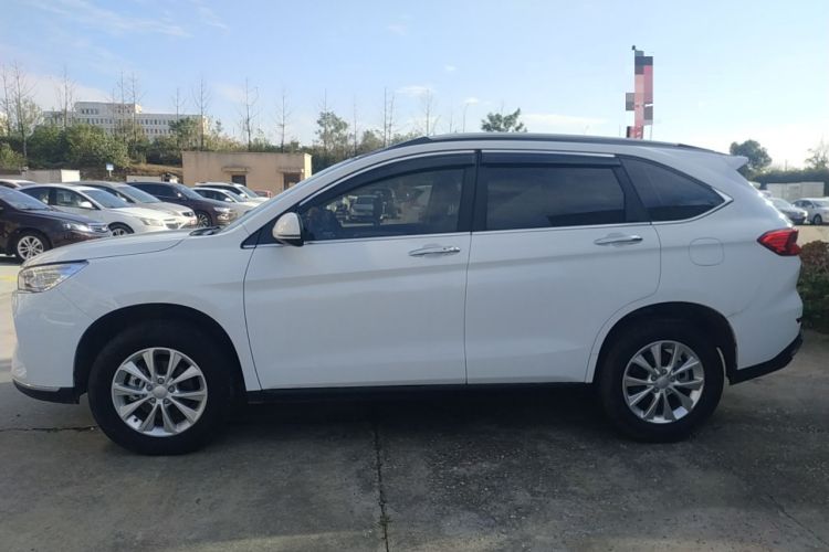 Used Haval M6 2023 PLUS 1.5T Manual Luxury Smart Connectivity Model Left Side
