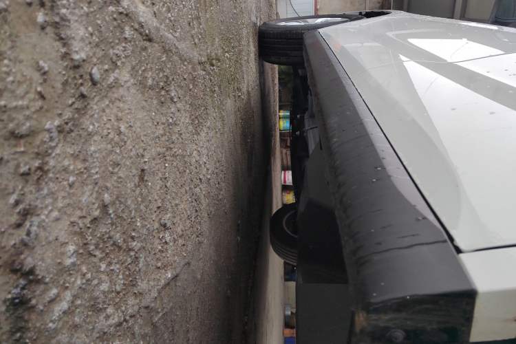 Used Haval M6 2023 PLUS 1.5T Manual Elite Smart Connectivity Model Left Side Sill