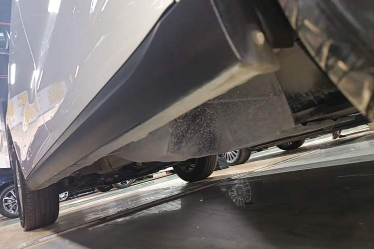 Used Haval M6 2023 PLUS 1.5T DCT Luxury Smart Connectivity Model Left Side Sill
