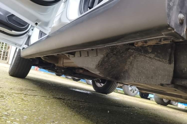 Used Haval M6 2023 PLUS 1.5T Manual Luxury Smart Connectivity Model Left Side Sill