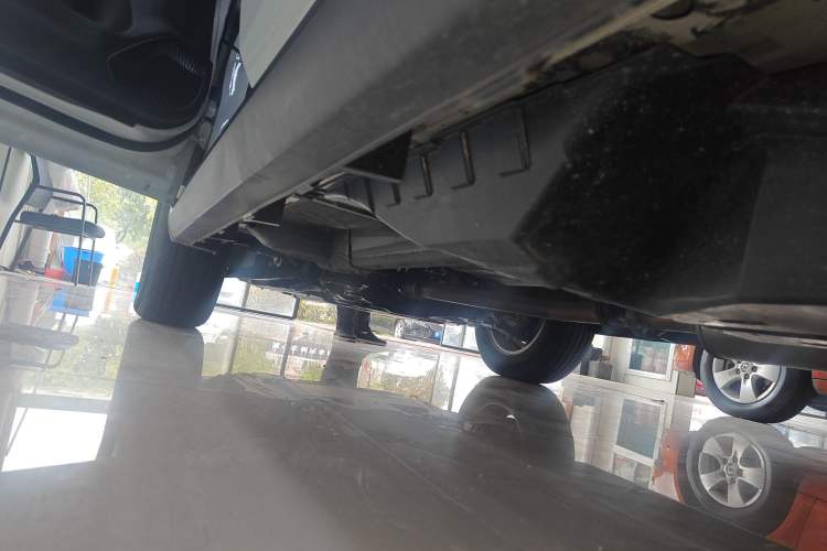 Used Haval M6 2023 PLUS 1.5T DCT Luxury Smart Connectivity Model Left Side Sill