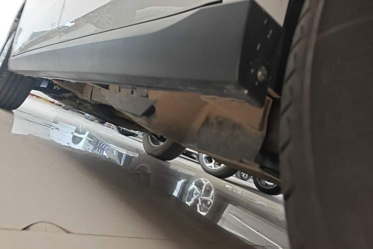 Used Haval M6 2023 PLUS 1.5T DCT Elite Smart Connectivity Model Left Side Sill