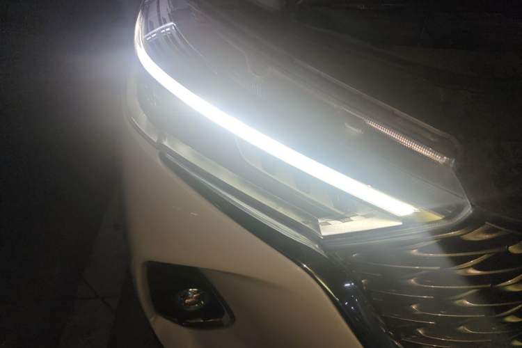 Used Haval M6 2023 PLUS 1.5T Manual Luxury Smart Connectivity Model Right Front Headlight
