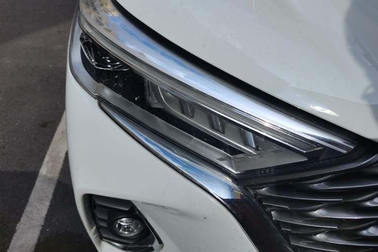 Used Haval M6 2023 PLUS 1.5T DCT Luxury Smart Connectivity Model Right Front Headlight