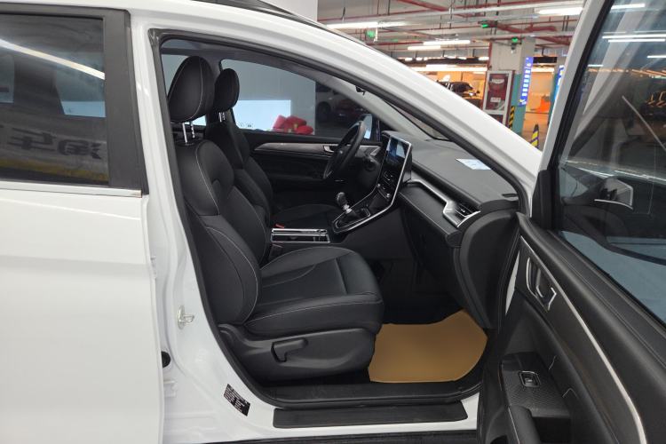 Used Haval M6 2023 PLUS 1.5T Manual Luxury Smart Connectivity Model Right Front Seat