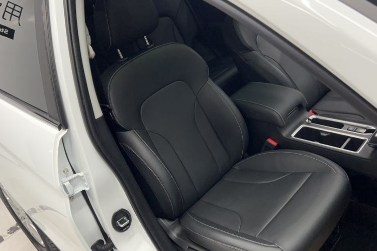 Used Haval M6 2023 PLUS 1.5T DCT Luxury Smart Connectivity Model Right Front Seat