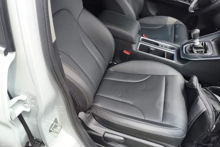 Used Haval M6 2023 PLUS 1.5T Manual Luxury Smart Connectivity Model Right Front Seat