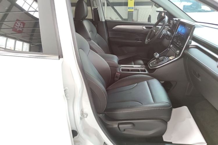 Used Haval M6 2023 PLUS 1.5T DCT Luxury Smart Connectivity Model Right Front Seat