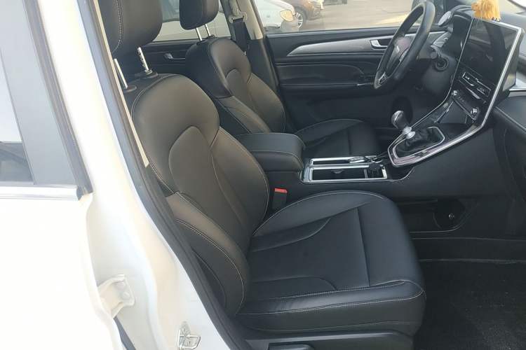 Used Haval M6 2023 PLUS 1.5T Manual Luxury Smart Connectivity Model Right Front Seat
