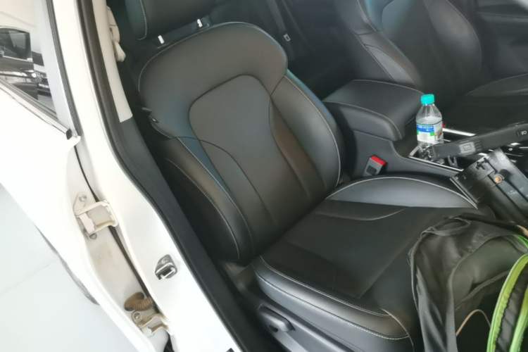 Used Haval M6 2023 PLUS 1.5T Manual Luxury Smart Connectivity Model Right Front Seat