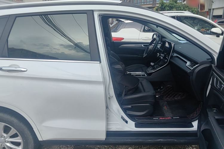 Used Haval M6 2023 PLUS 1.5T DCT Luxury Smart Connectivity Model Right Front Seat