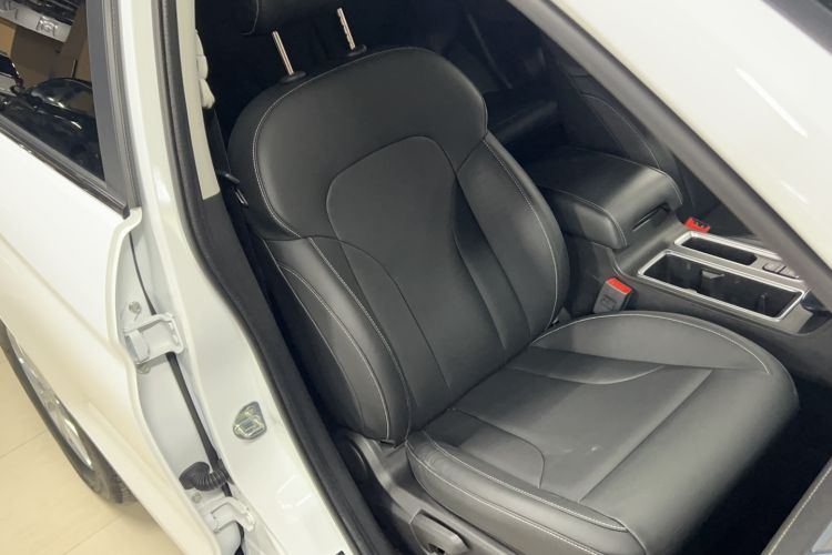Used Haval M6 2023 PLUS 1.5T DCT Luxury Smart Connectivity Model Right Front Seat