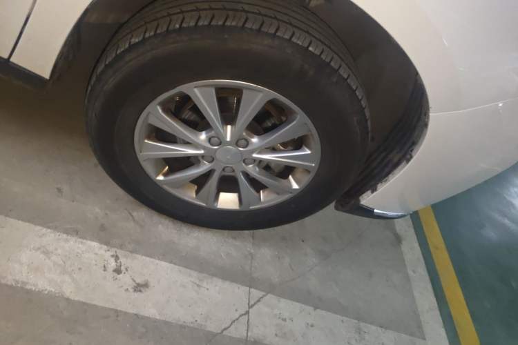 Used Haval M6 2023 PLUS 1.5T Manual Luxury Smart Connectivity Model Right Front Wheel Hub