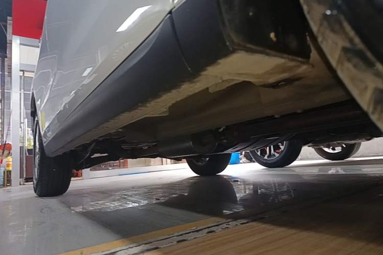Used Haval M6 2023 PLUS 1.5T DCT Luxury Smart Connectivity Model Right Side Sill