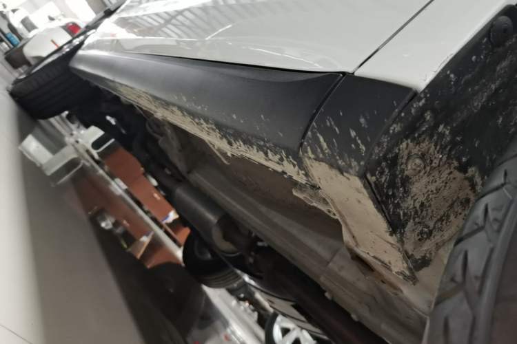 Used Haval M6 2023 PLUS 1.5T DCT Elite Smart Connectivity Model Right Side Sill