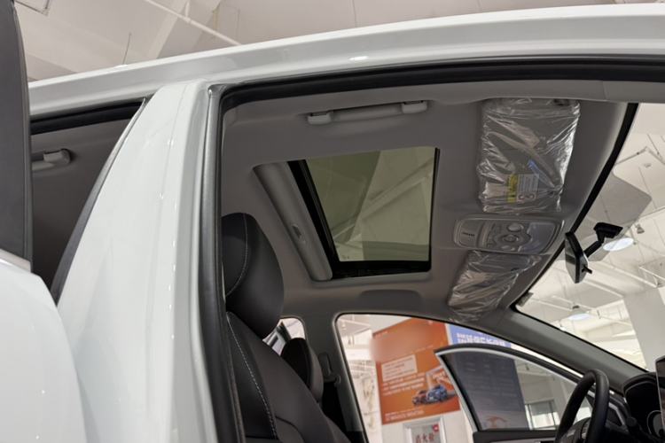 Used Haval M6 2023 PLUS 1.5T Manual Luxury Smart Connectivity Model Roof