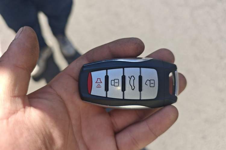 Used Haval M6 2023 PLUS 1.5T Manual Luxury Smart Connectivity Model Vehicle Key
