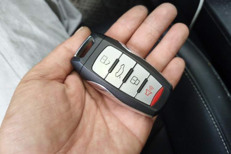 Used Haval M6 2023 PLUS 1.5T Manual Luxury Smart Connectivity Model Vehicle Key