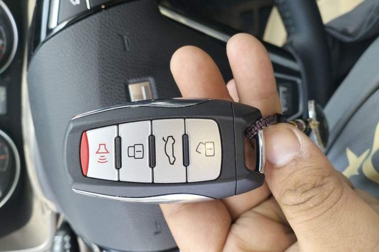 Used Haval M6 2023 PLUS 1.5T Manual Luxury Smart Connectivity Model Vehicle Key