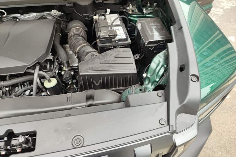 Used Haval Raptor 2025 2.0T 4WD Pro Engine Bay Left
