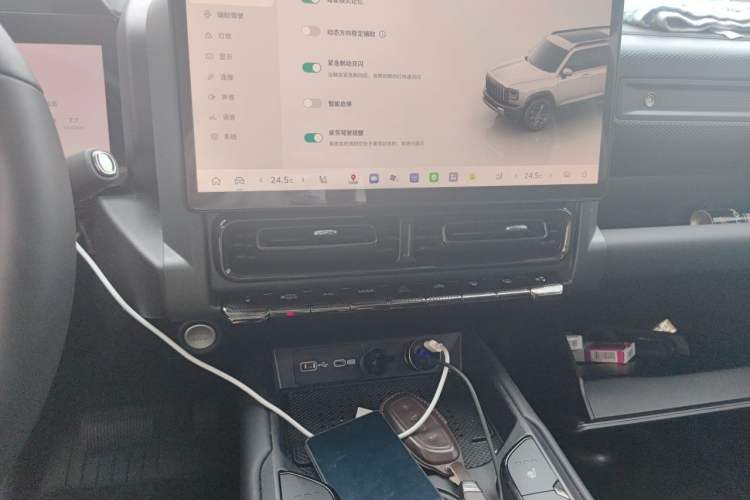 Used Haval Raptor 2025 2.0T 4WD Ultra Audio And AC Panel