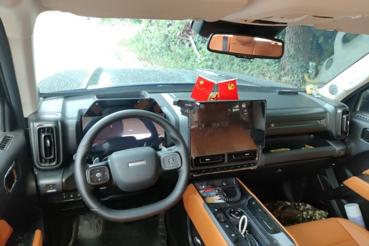 Used Haval Raptor 2025 2.0T 4WD Ultra Center Console