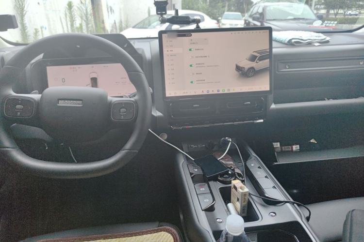Used Haval Raptor 2025 2.0T 4WD Ultra Center Console