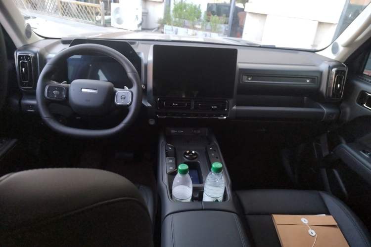 Used Haval Raptor 2025 2.0T 4WD Ultra Center Console