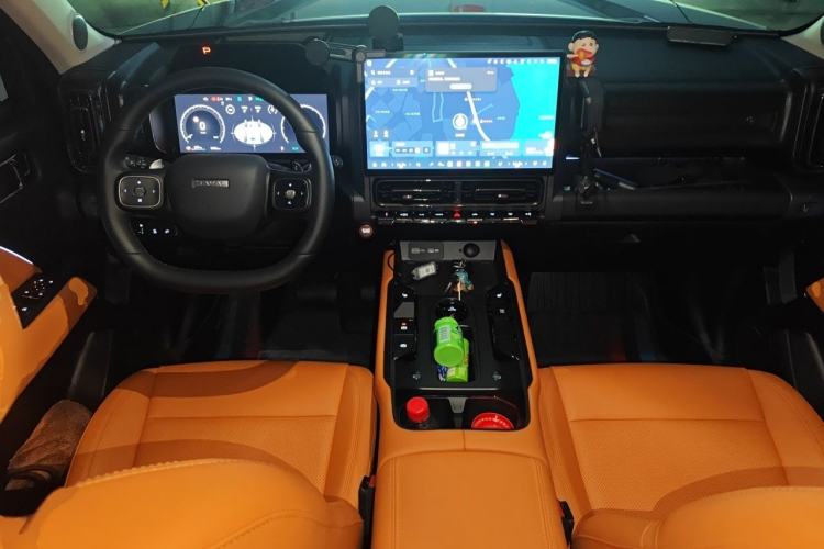 Used Haval Raptor 2025 2.0T 4WD Ultra Center Console
