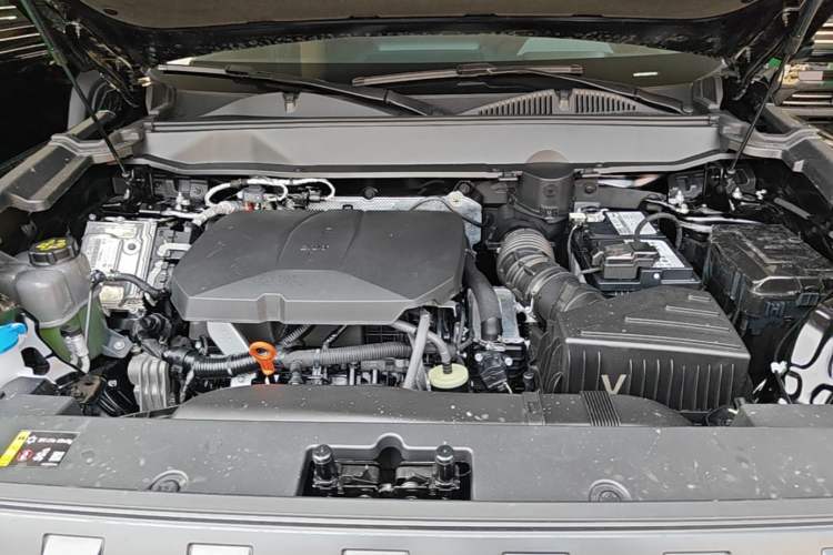 Used Haval Raptor 2025 2.0T 4WD Ultra Engine Bay