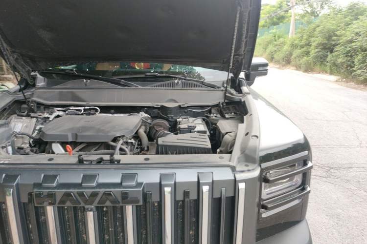 Used Haval Raptor 2025 2.0T 4WD Ultra Engine Bay Left