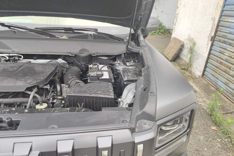 Used Haval Raptor 2025 2.0T 4WD Ultra Engine Bay Left