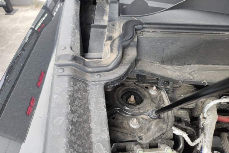 Used Haval Raptor 2025 2.0T 4WD Pro Engine Bay Right