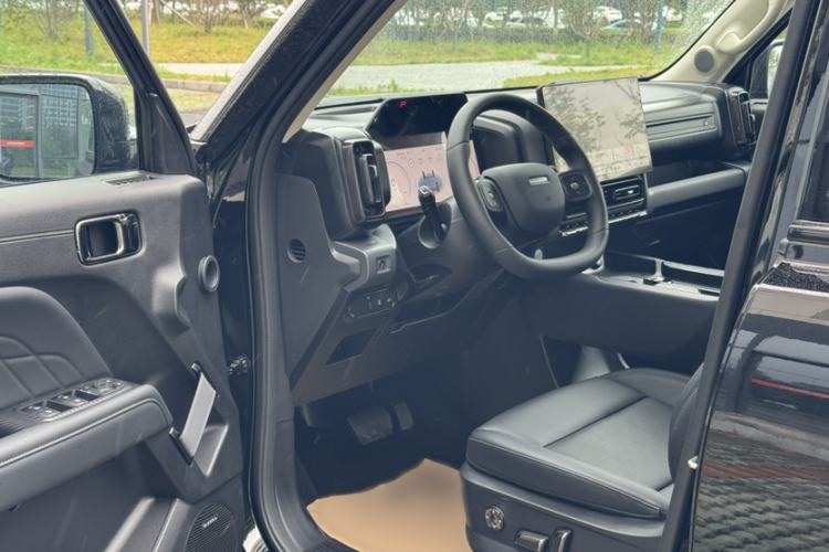 Used Haval Raptor 2025 2.0T 4WD Ultra Interior 4