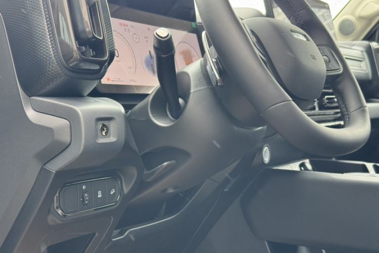 Used Haval Raptor 2025 2.0T 4WD Ultra Interior 8
