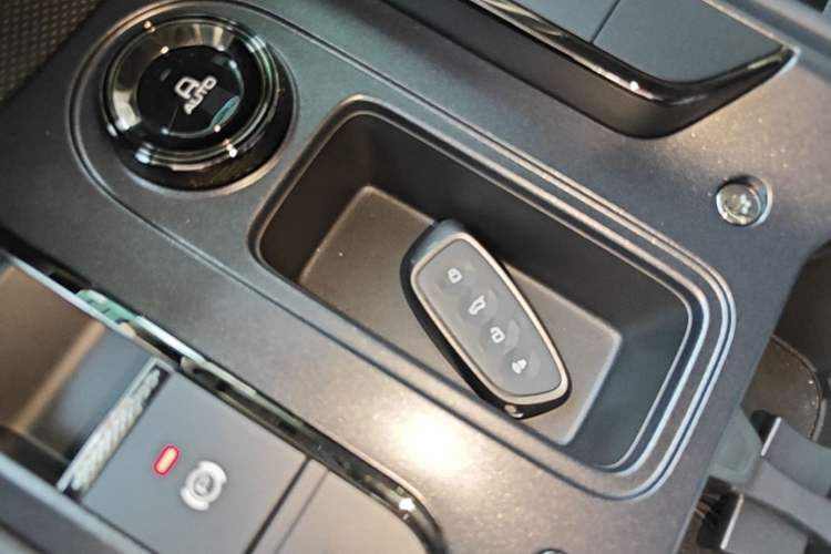 Used Haval Raptor 2025 2.0T 4WD Ultra Vehicle Key